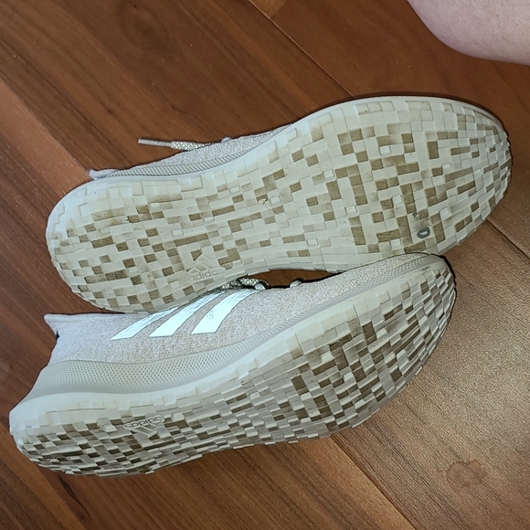 Addidas Bounce Sneaker - Picture 4 of 4